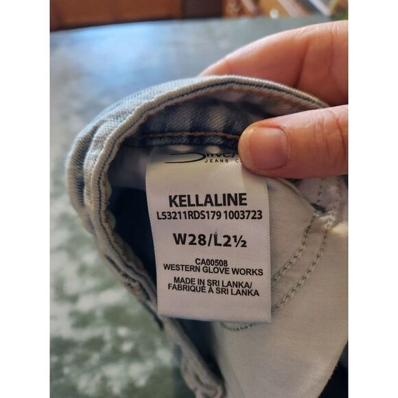 Silver Kellaline Light Wash distressed Shorts sz  28x2.5 - Picture 4 of 5